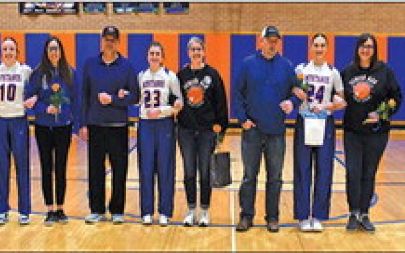 Bulldogs spoil Senior Night for G-R