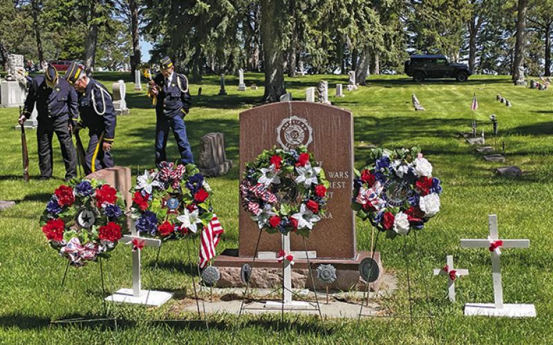 Photo by Tessa Hurlburt Memorial Day services paid homage to the fallen Veterans at the Gordon Cemetery on Monday, May 27.